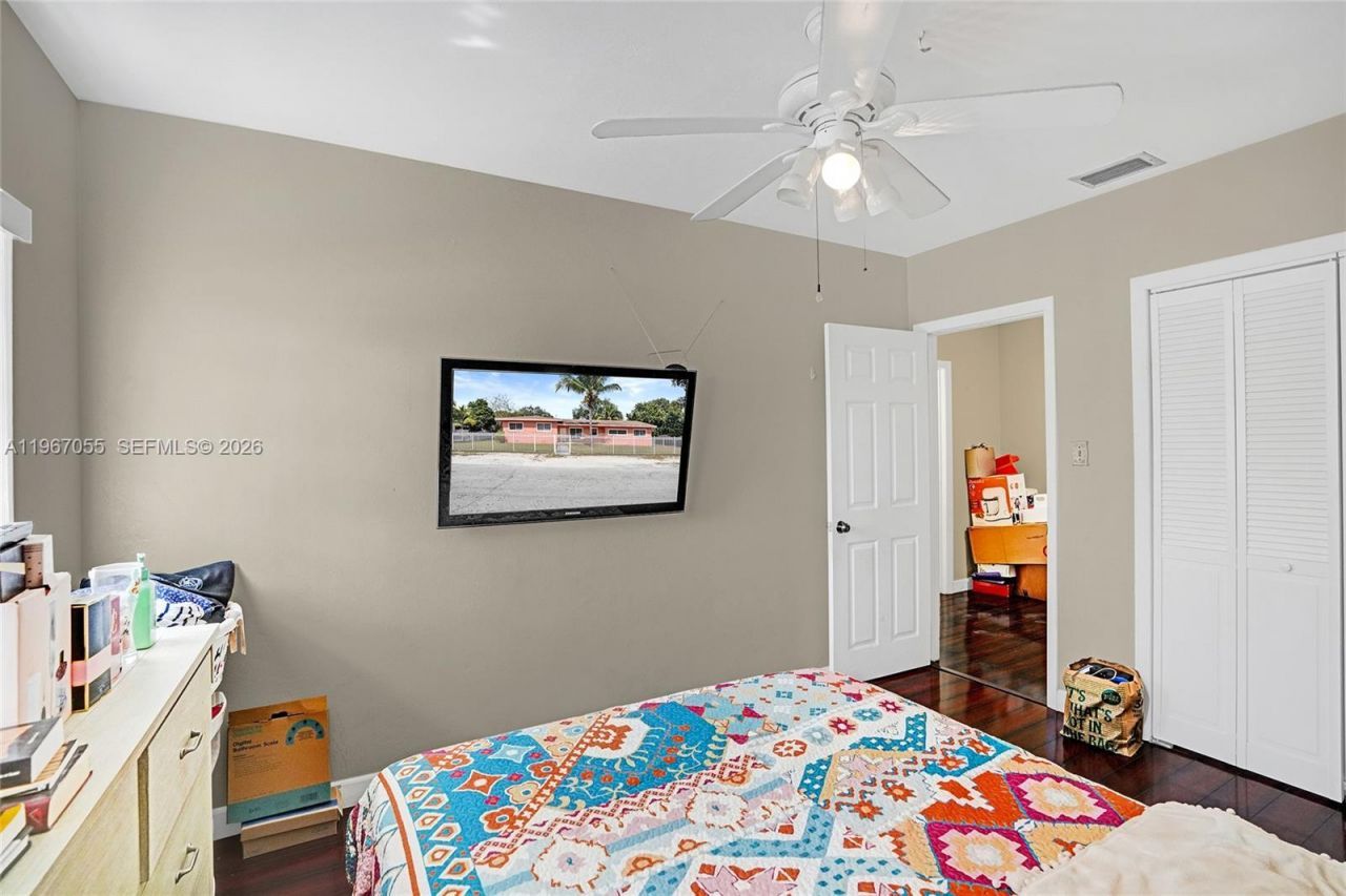 1775 NE 147th St, Miami, FL 33181 Photo