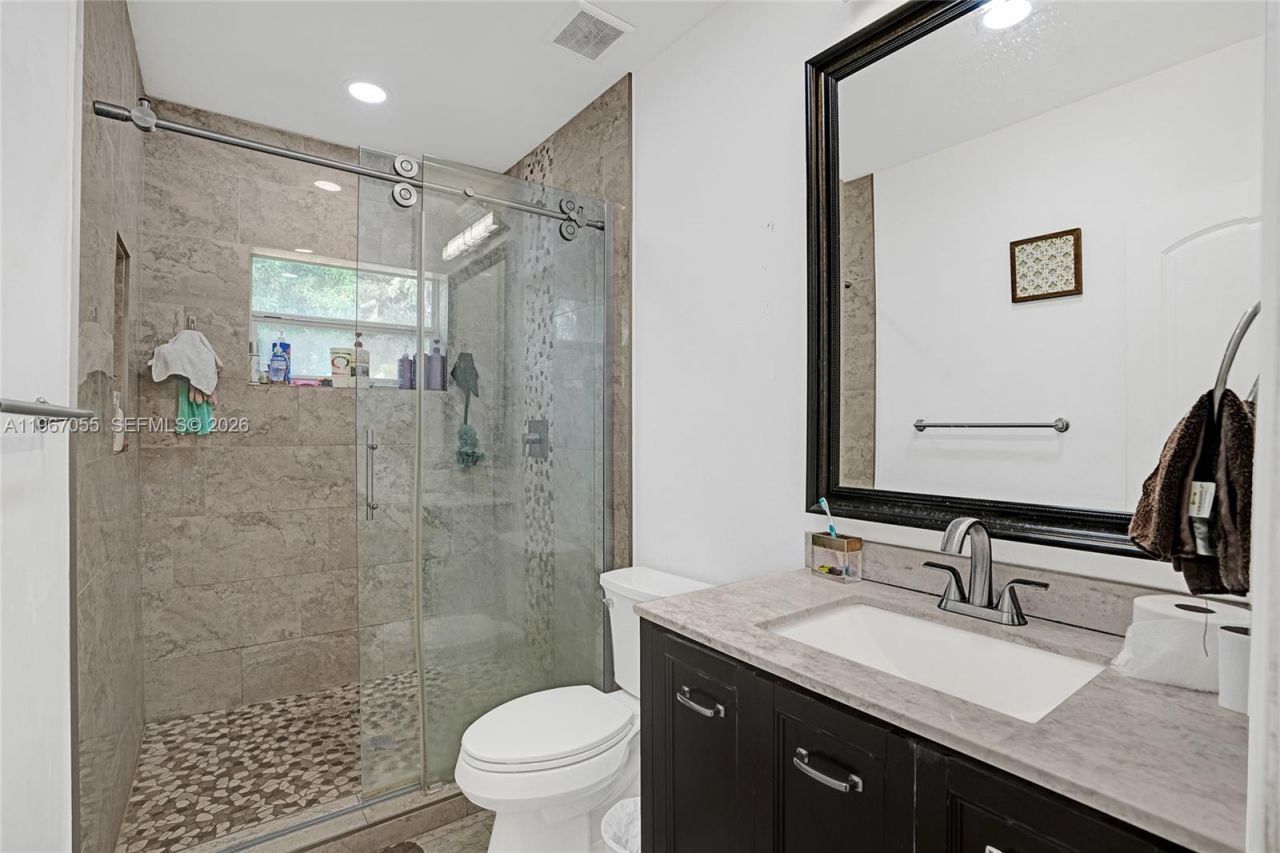 1775 NE 147th St, Miami, FL 33181 Photo