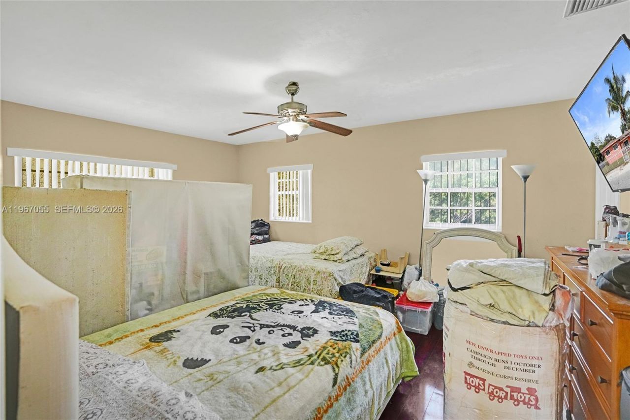 1775 NE 147th St, Miami, FL 33181 Photo