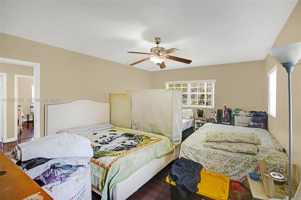 1775 NE 147th St, Miami, FL 33181 Photo