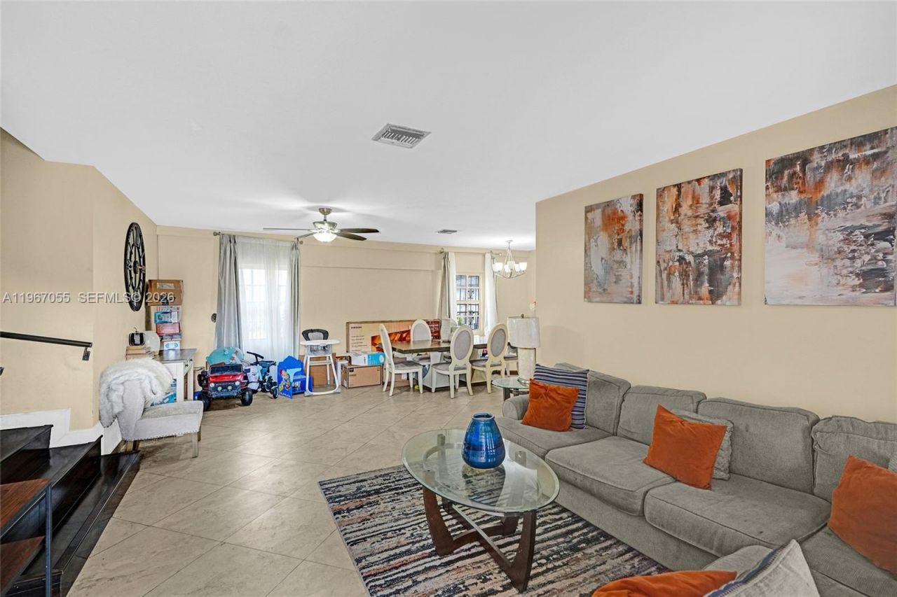 1775 NE 147th St, Miami, FL 33181 Photo