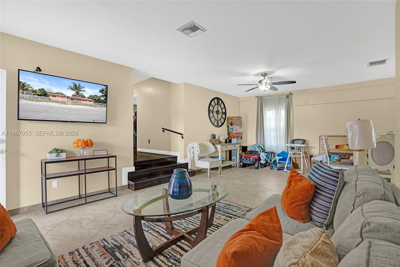 1775 NE 147th St, Miami, FL 33181 Photo