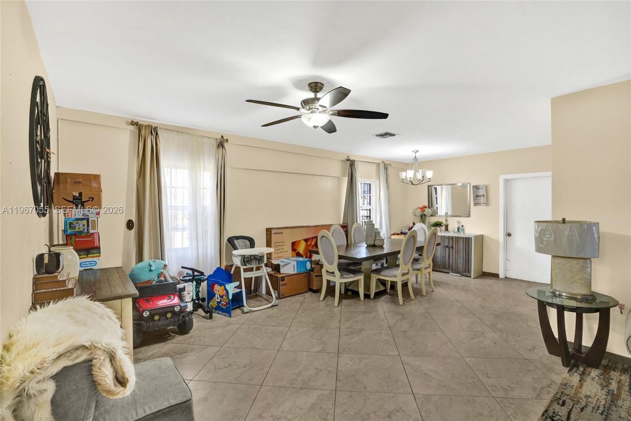 1775 NE 147th St, Miami, FL 33181 Photo