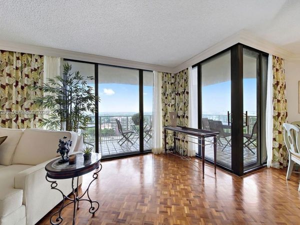 2000 Towerside Ter, Unit 1905, Miami, FL 33138