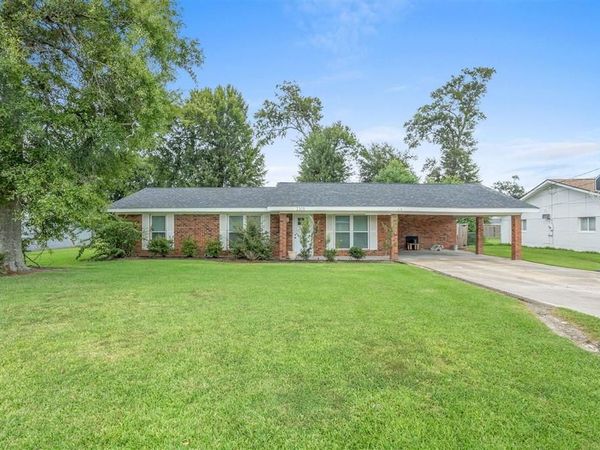 2305 Acadienne Street, Sulphur, LA 70663