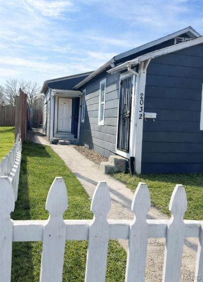 2032 Milan Avenue, Madison, IL 62060 Main Photo