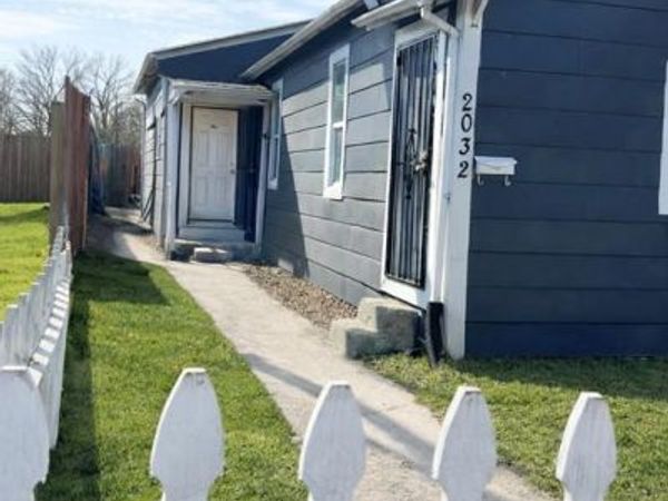 2032 Milan Avenue, Madison, IL 62060