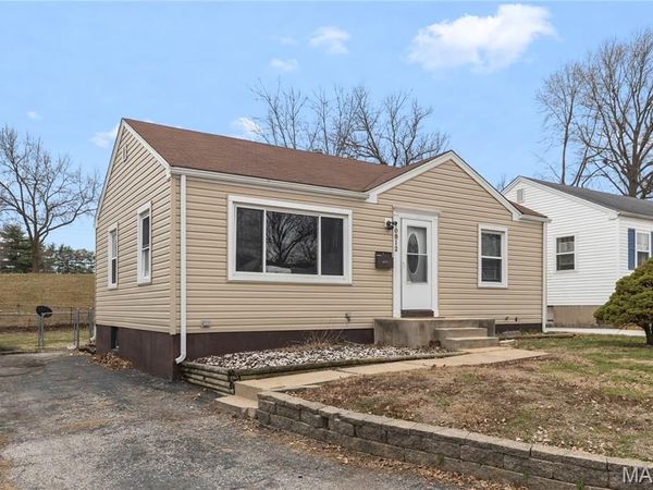 10812 Saint Francis Lane , St Louis, MO 63074