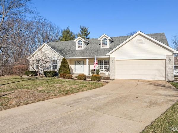 8 Winter Forest Court, O'Fallon, MO 63366