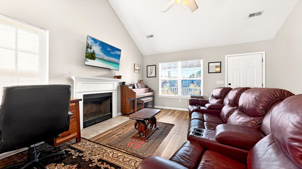 7670 Brookdale Boulevard Photo 11