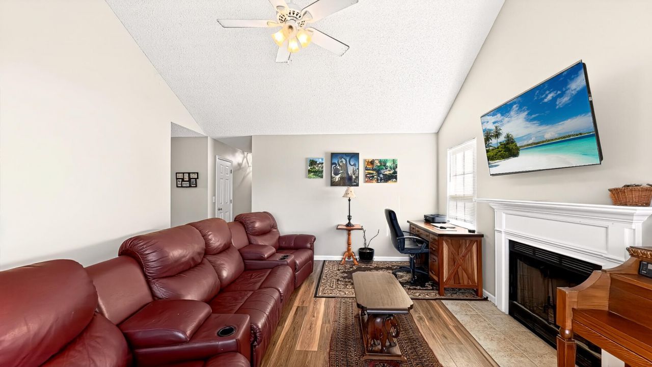 7670 Brookdale Boulevard Photo 13