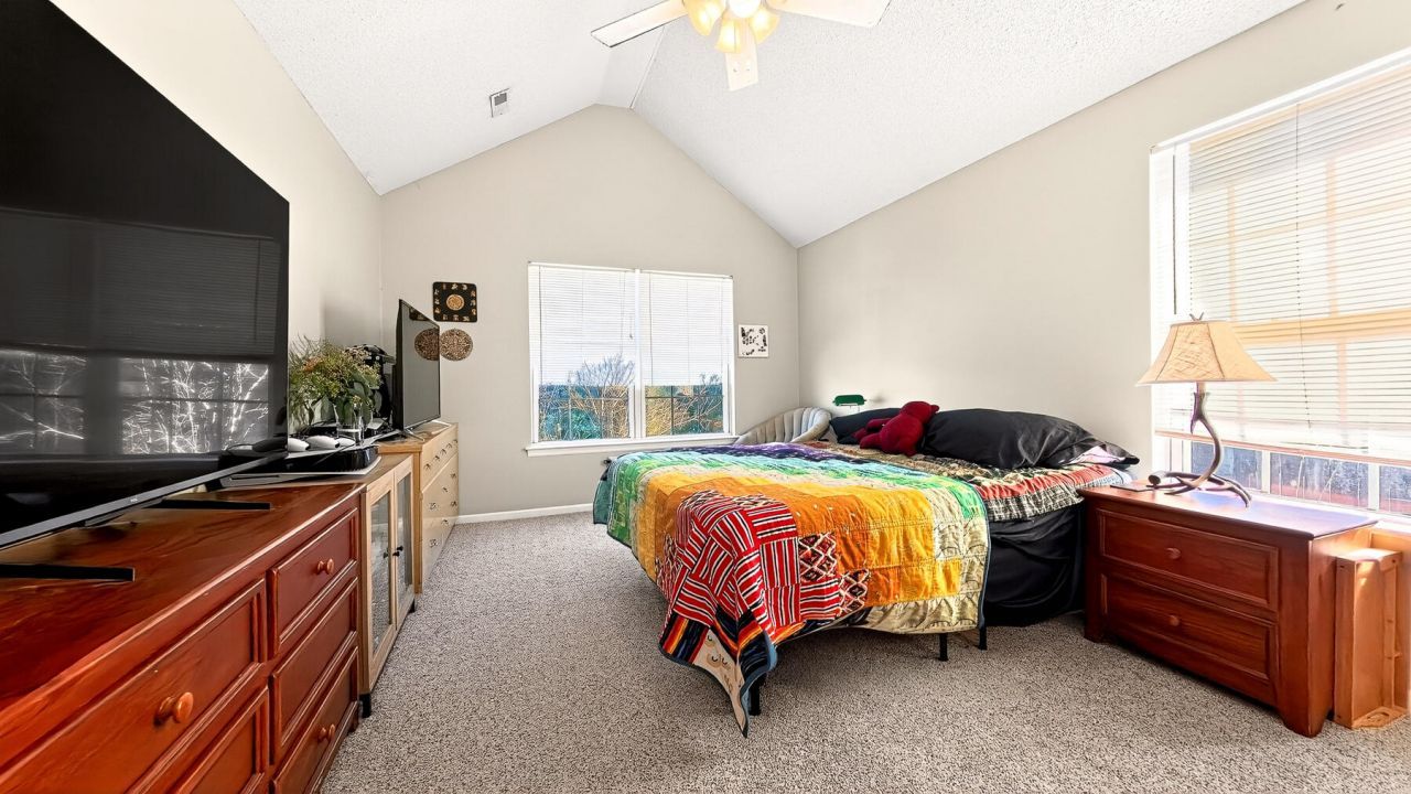 7670 Brookdale Boulevard Photo 30