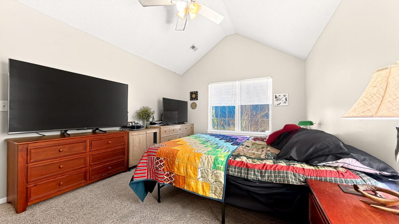 7670 Brookdale Boulevard Photo 31