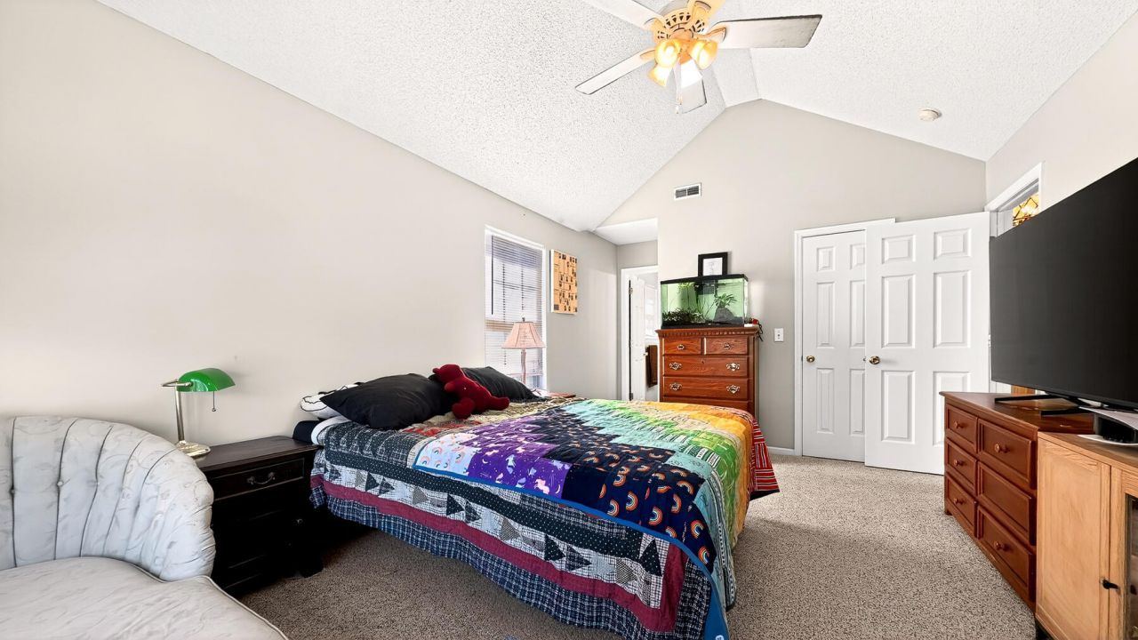 7670 Brookdale Boulevard Photo 32