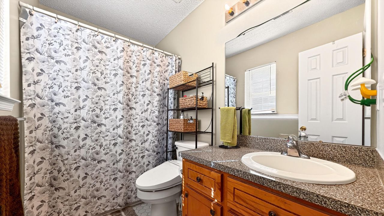 7670 Brookdale Boulevard Photo 33