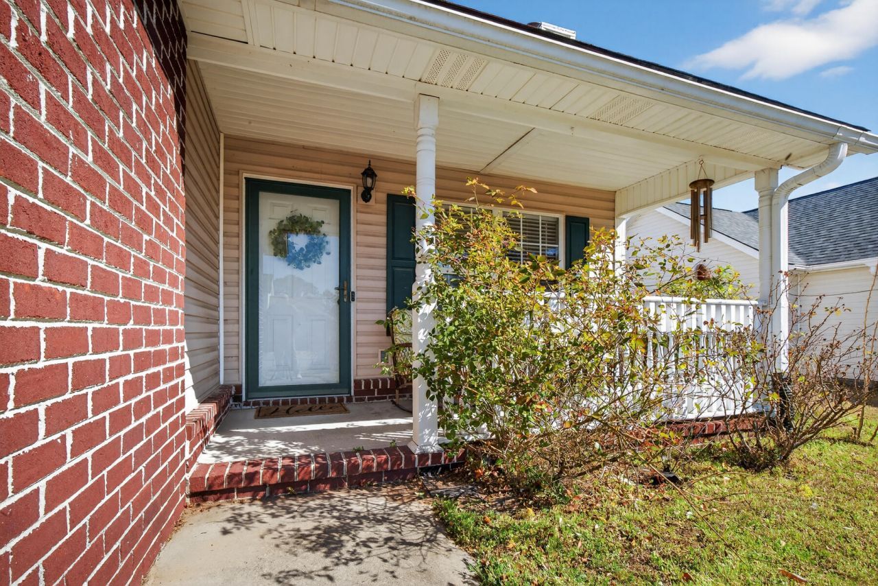 7670 Brookdale Boulevard Photo 4