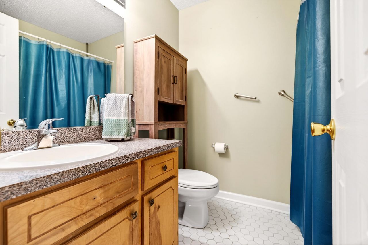 7670 Brookdale Boulevard Photo 42