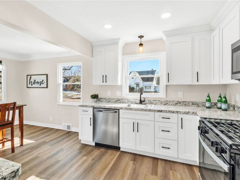 350 E 273rd Street, Euclid, OH 44132 Photo 11