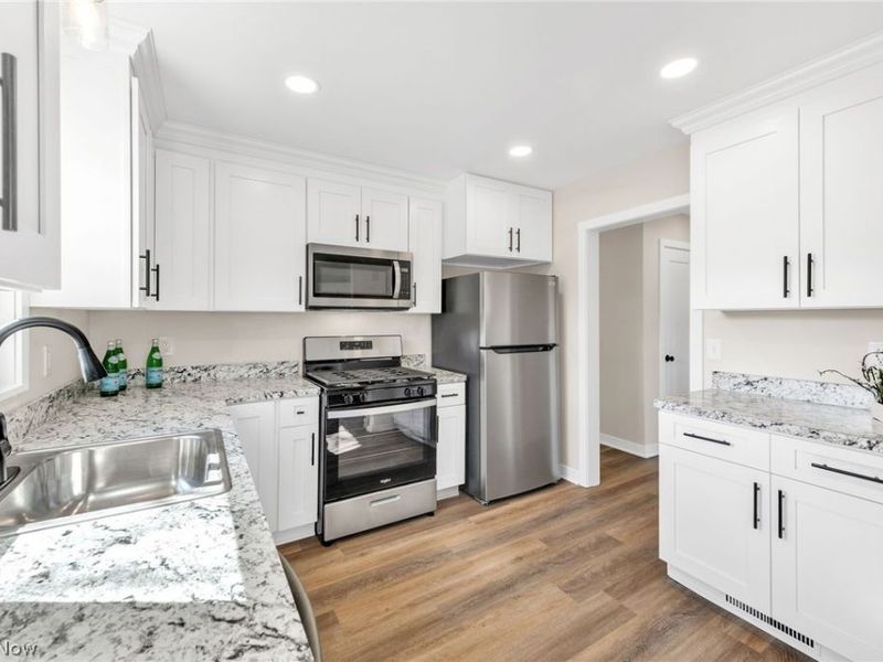 350 E 273rd Street, Euclid, OH 44132 Photo 13