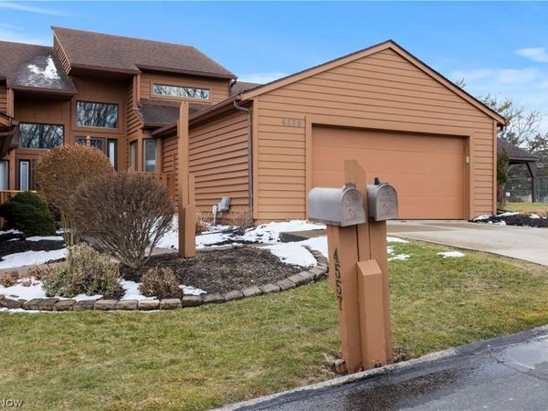 4559 Oakhill Boulevard, Amherst, OH 44053