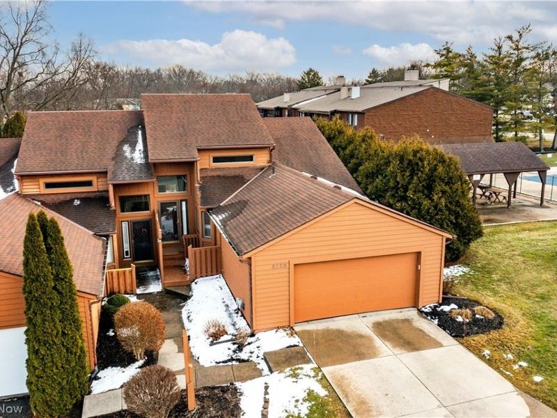 4559 Oakhill Boulevard, Amherst, OH 44053 Photo 2