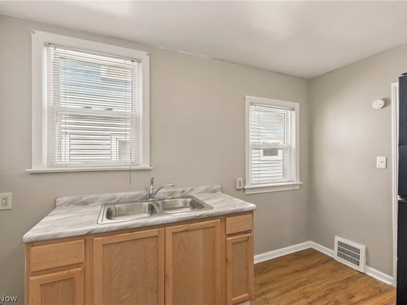 9518 Plymouth Avenue, Garfield Heights, OH 44125 Photo 14