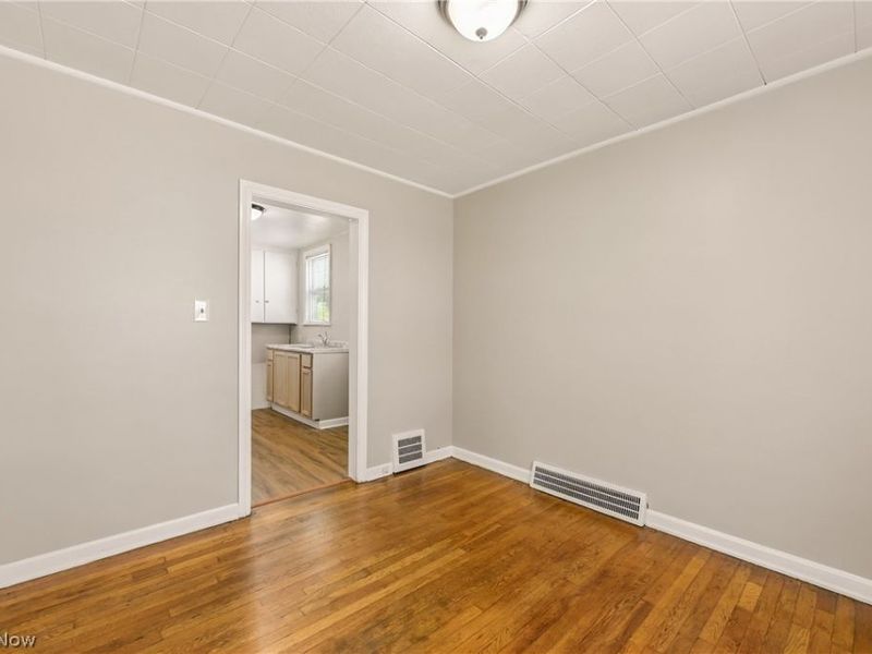 9518 Plymouth Avenue, Garfield Heights, OH 44125 Photo 18