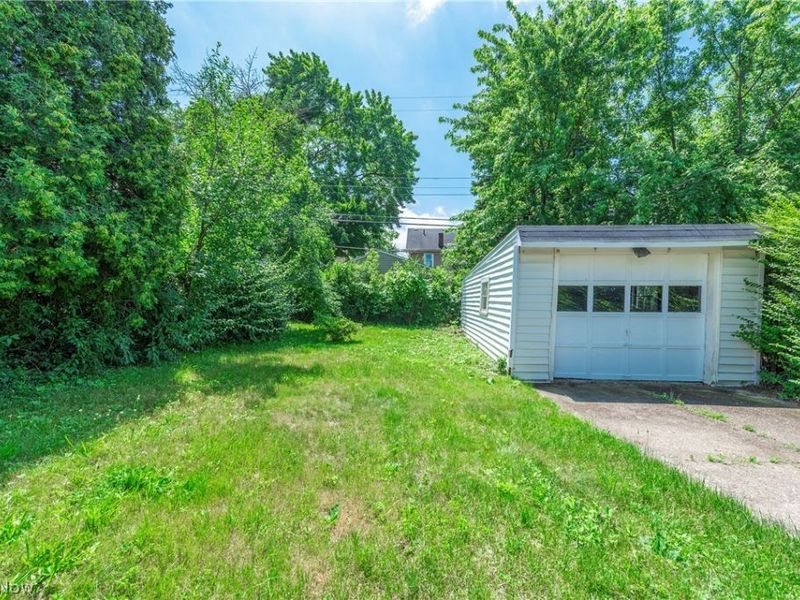 9518 Plymouth Avenue, Garfield Heights, OH 44125 Photo 6