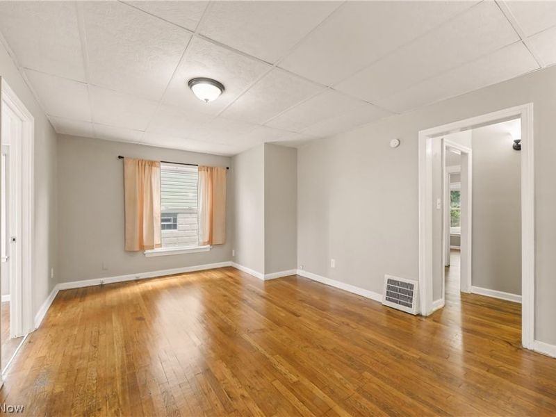 9518 Plymouth Avenue, Garfield Heights, OH 44125 Photo 8