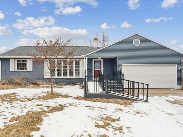 1637 13th Street NW, Cedar Rapids, IA 52405