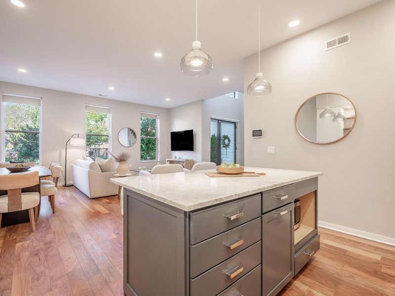 598 Lathrop Street, Unit 6, Columbus, OH 43206 Photo 16