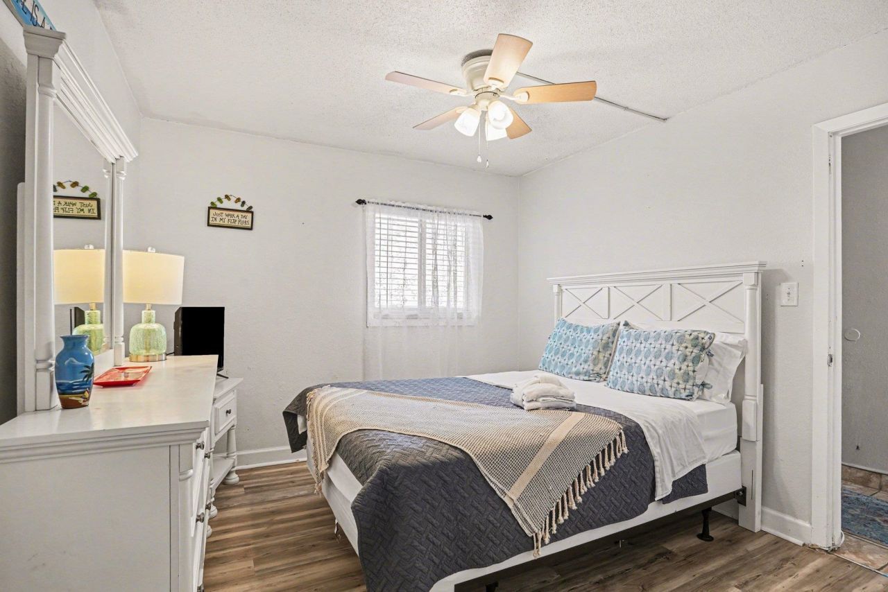 1012 N Waccamaw Dr.  Photo 12