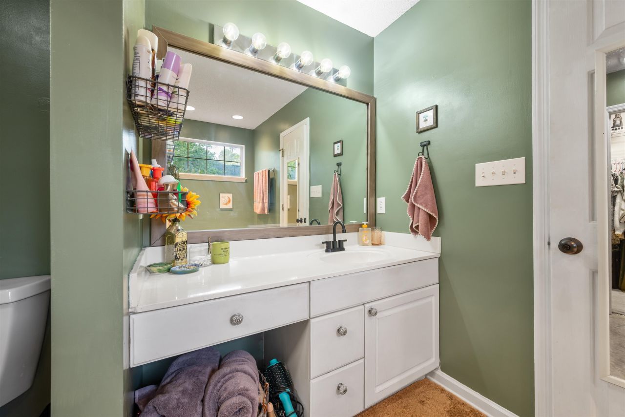 335 Ashwood Ln. Photo 18