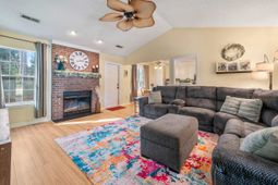 335 Ashwood Ln. photo 4