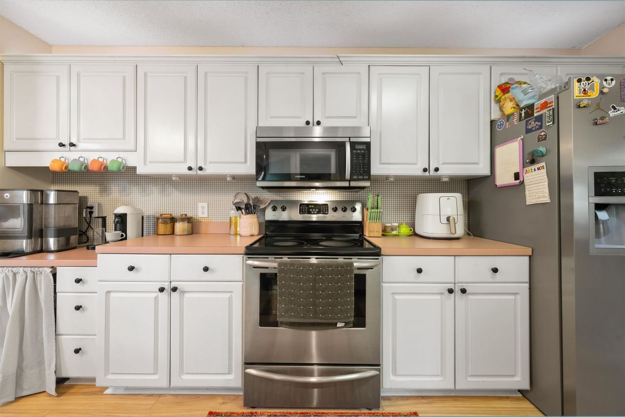 335 Ashwood Ln. Photo 9