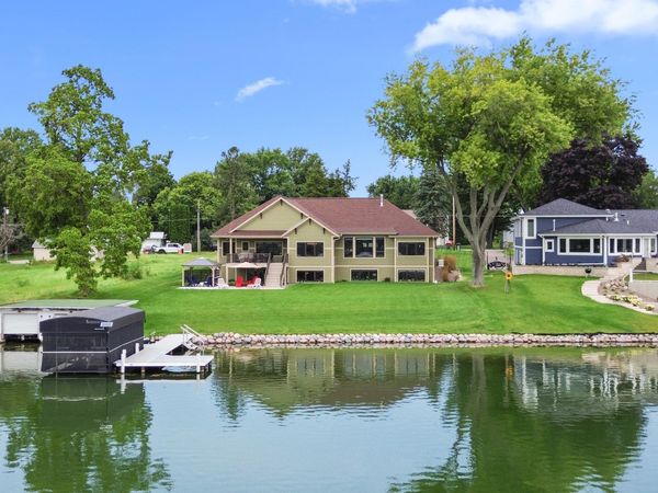 W1411 N Blue Spring Lake Dr, Palmyra, WI 53156