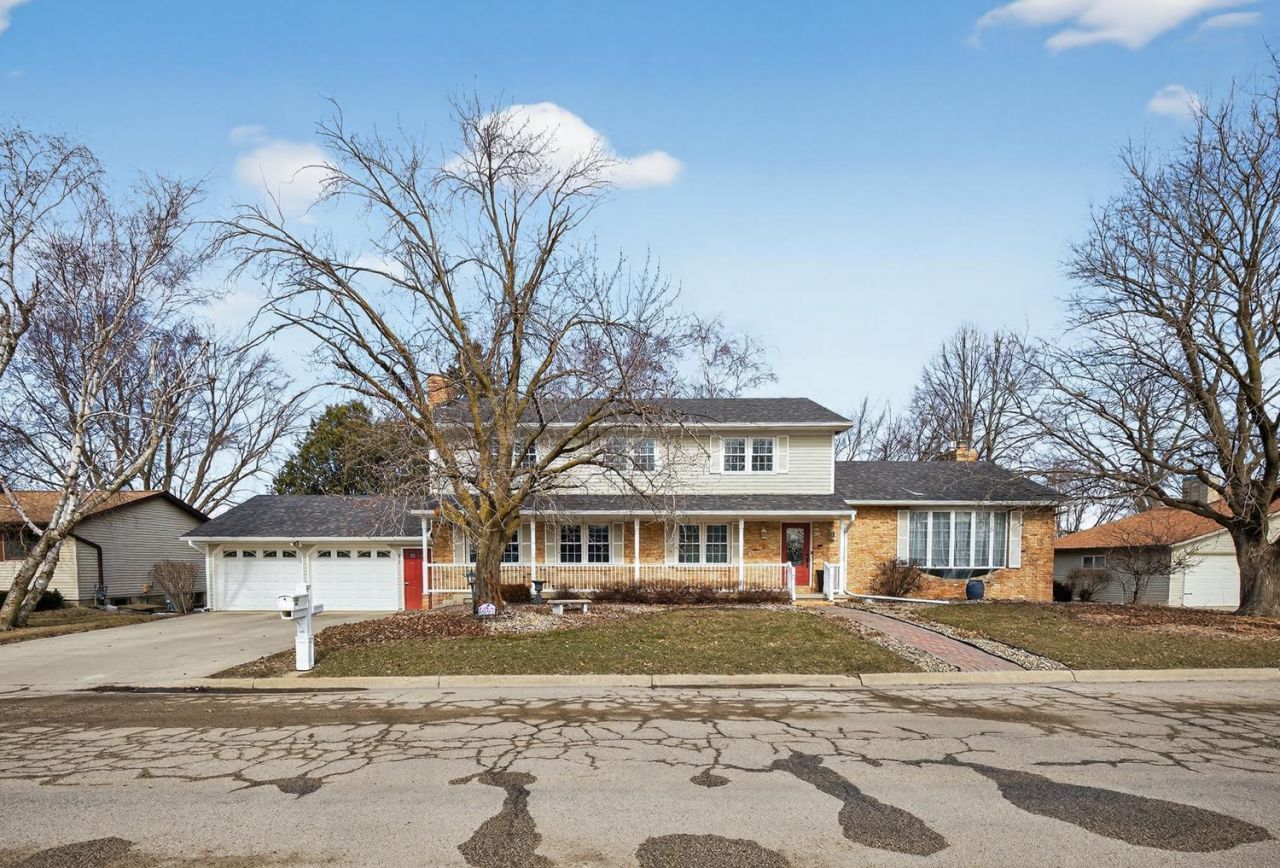 805 5th Street NW, Kasson, MN 55944