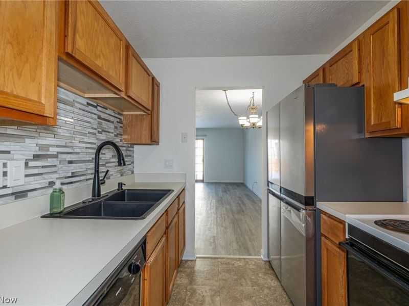 3805 Laurel Road, Brunswick, OH 44212 Photo 12