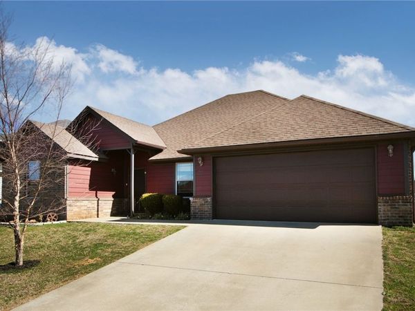 811 SW Pure Globe Street, Bentonville, AR 72712