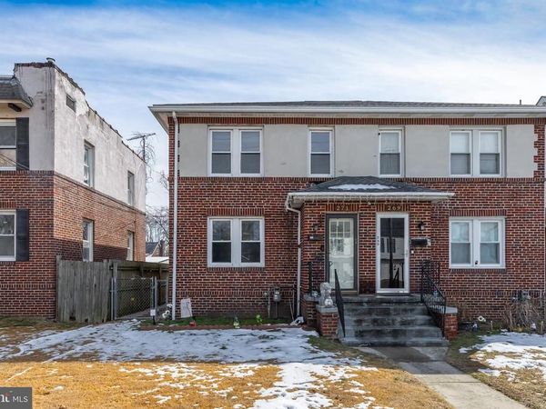 271 N BROAD STREET , CARNEYS POINT, NJ 08069