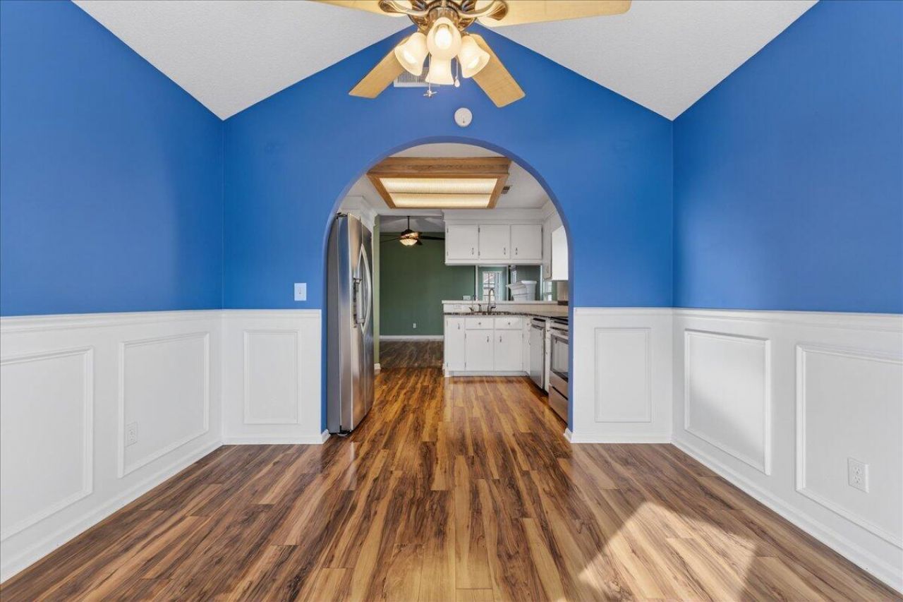 201 Ash Court Photo 16