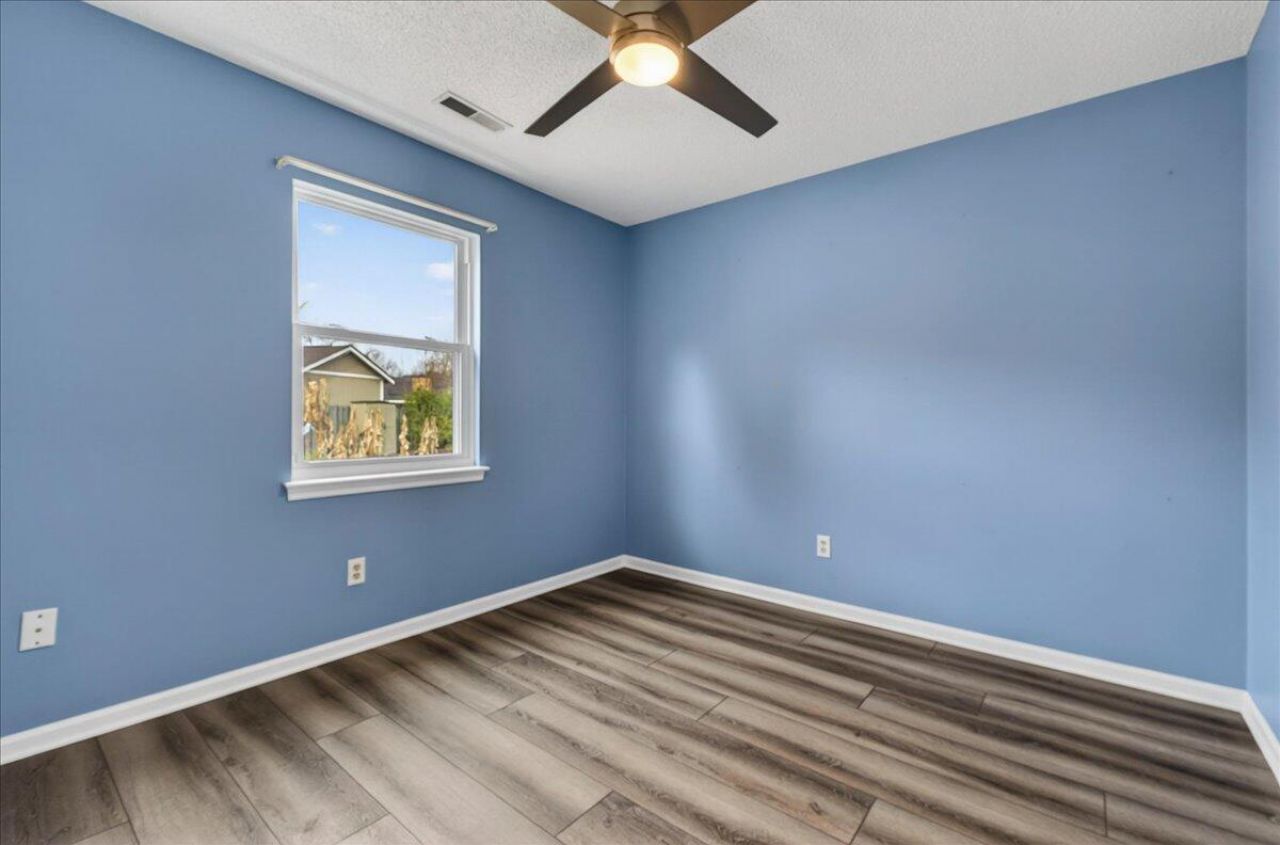 201 Ash Court Photo 20