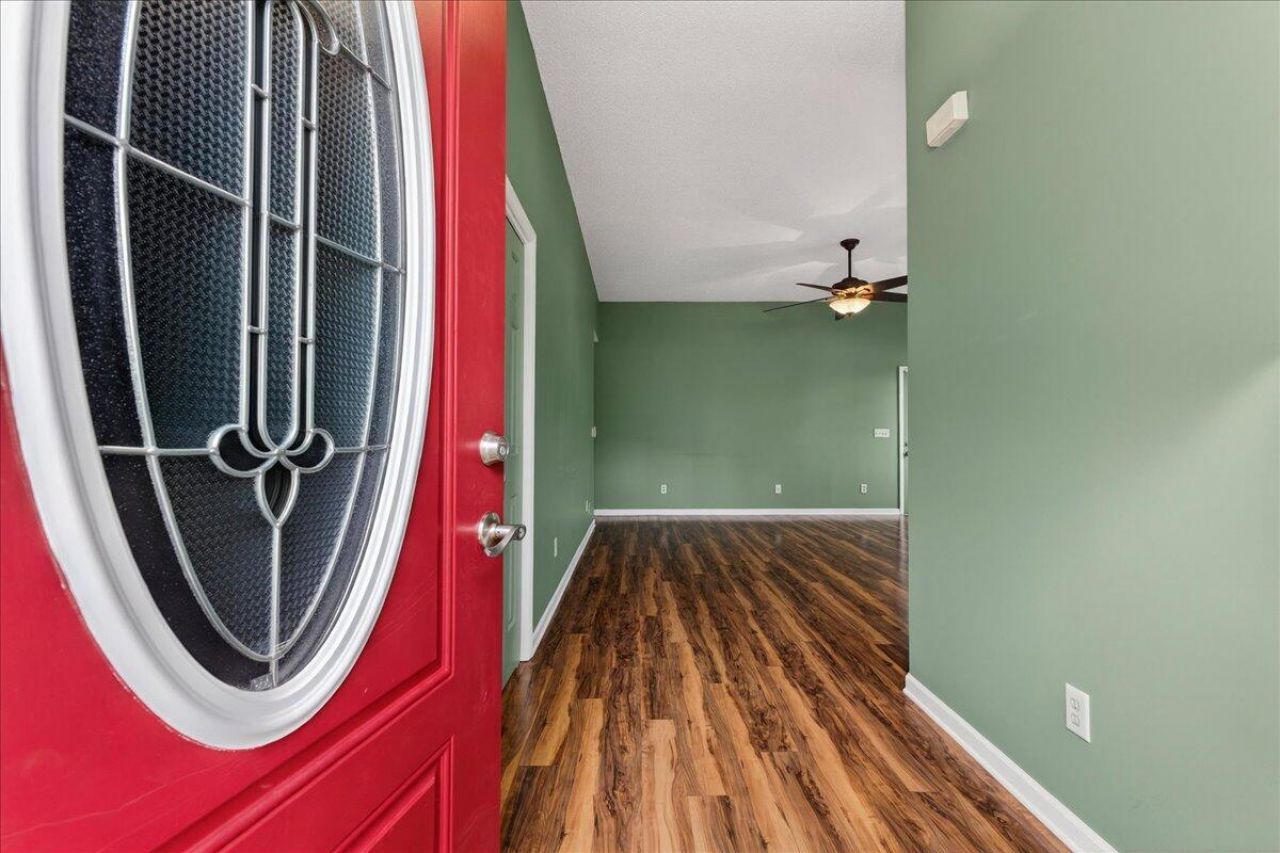 201 Ash Court Photo 3