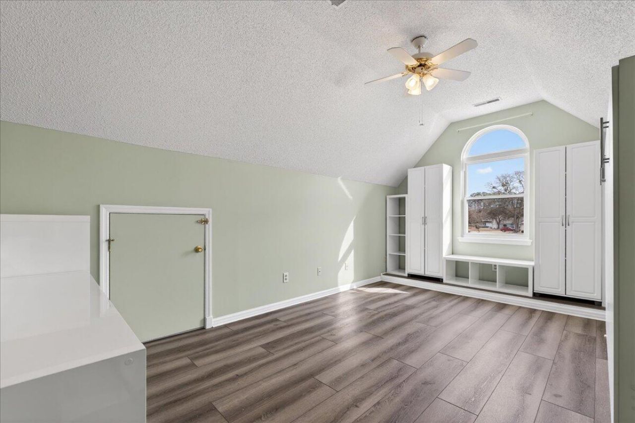 201 Ash Court Photo 35