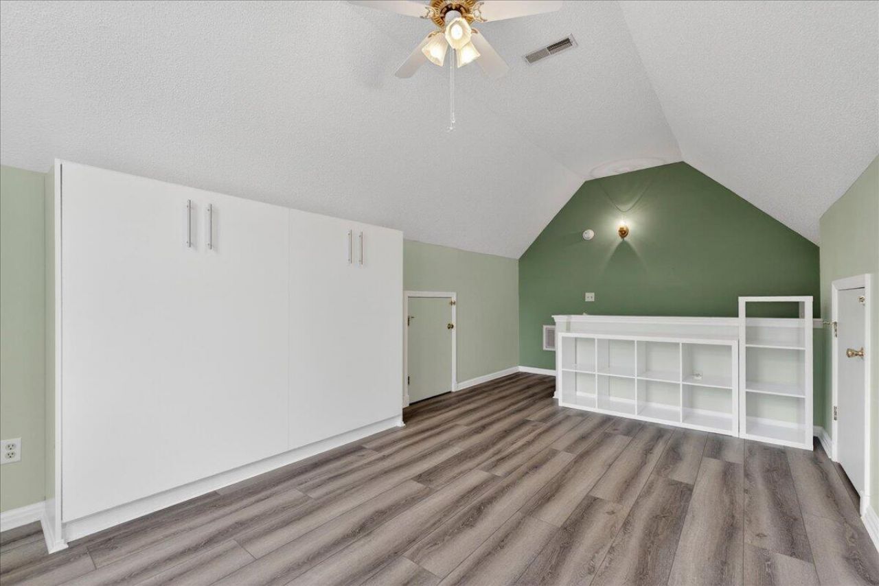 201 Ash Court Photo 36