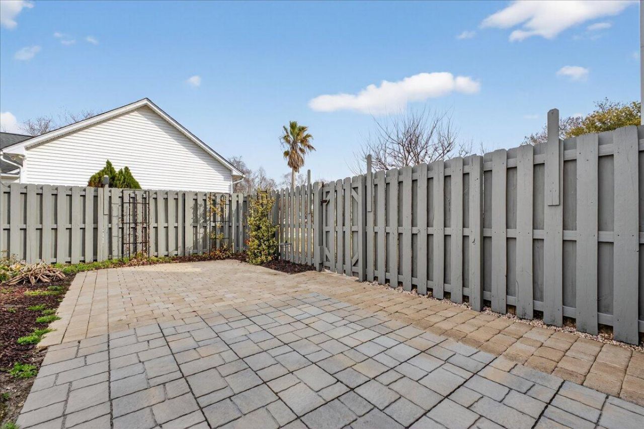 201 Ash Court Photo 38