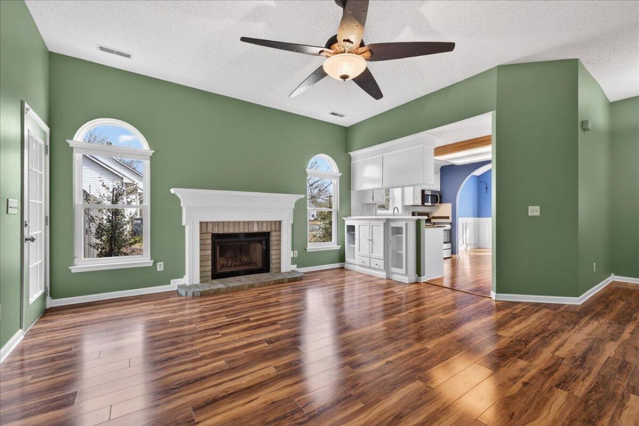 201 Ash Court Photo 6