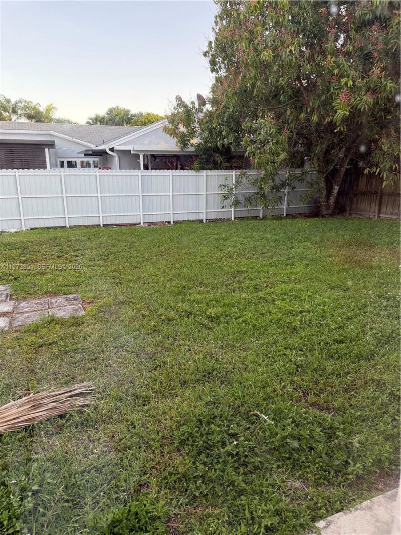 14450 SW 95th Ter, Miami, FL 33186 Photo