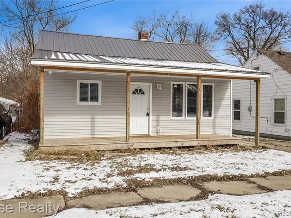 1483 Carman Street, Burton, MI 48529