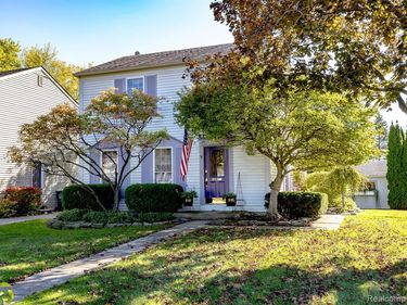16329 Birwood Avenue, Beverly Hills Vlg, MI 48025